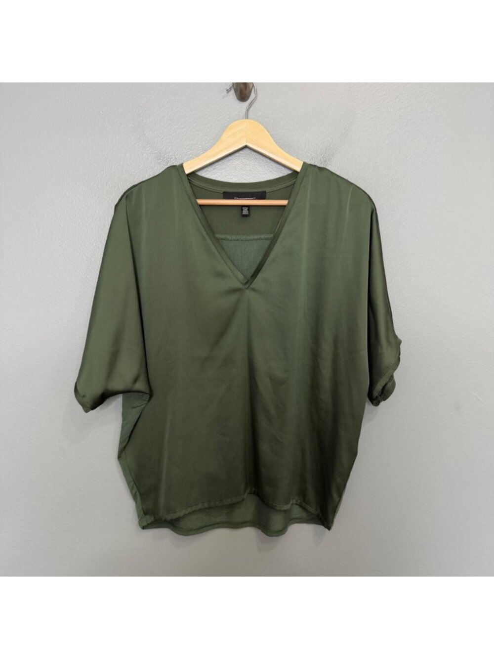 WHITE HOUSE BLACK MARKET olive green short sleeve mix fabric shirt size S